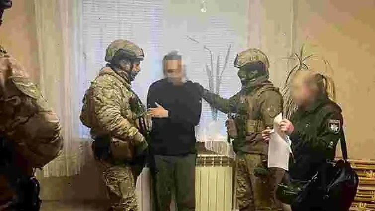 катування дітей – У Дніпрі батьки-вихователі катували шіст