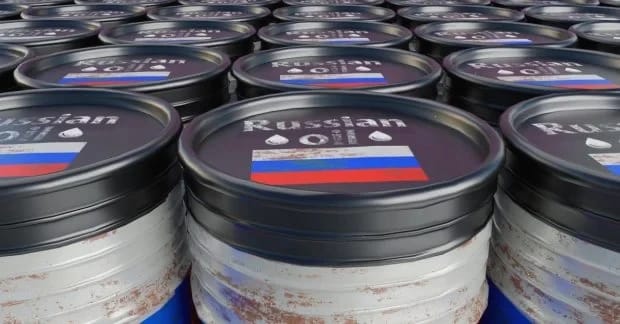 Українські дрони обвалили експорт нафти з РФ: дим видно навіть у Фінляндії