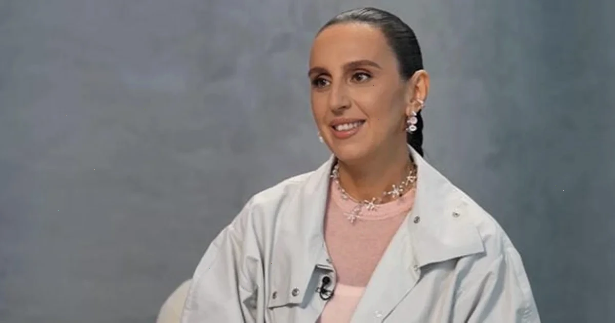 Джамала затримали в аеропорту