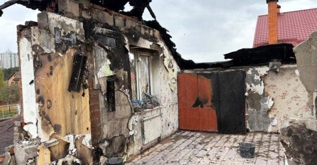 "Залишився без усього": Флеш показав зруйнований будинок внаслідок атаки РФ (фото)