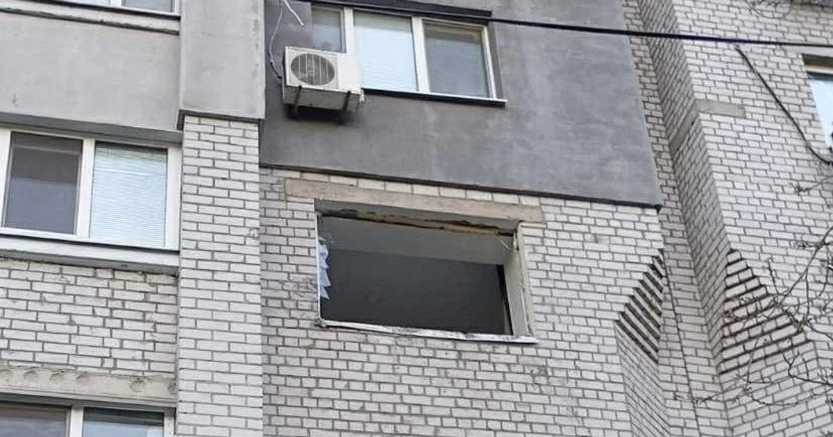 Новина: Дрон влетів у вікно квартири в Дніпрі під час атаки