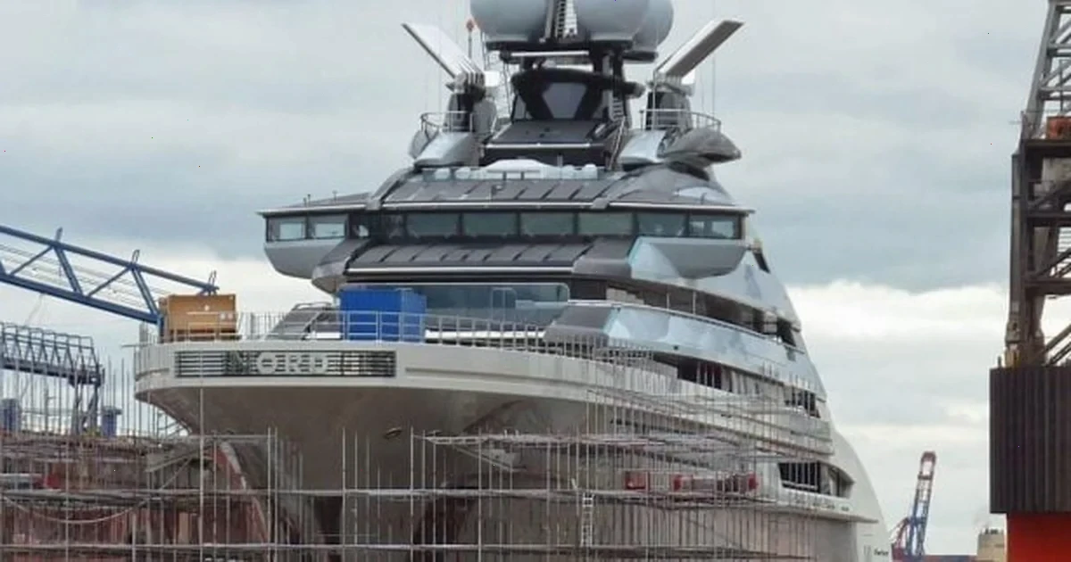 Іран пропустив через Ормузьку протоку супер'яхту російського олігарха