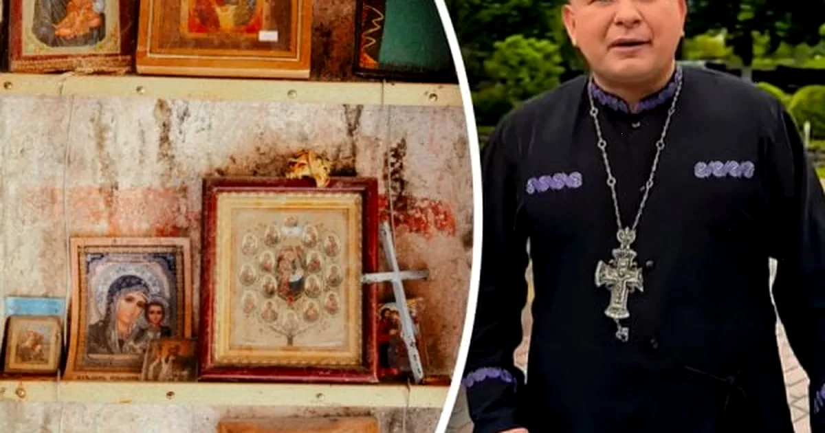 Спалити чи закопати: що робити зі старими іконами та календарями