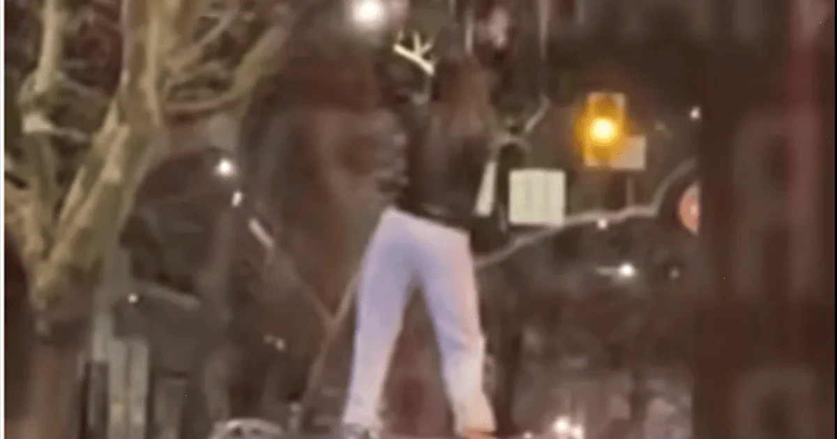 Новина: Поліцейська з Одеси втратила роботу через танці на даху автомобіля