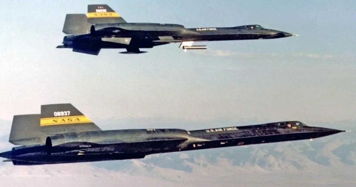 Протягом багатьох років NASA використовувало YF-12 Blackbird для розвідки
