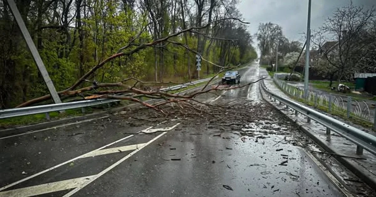 Новина про смертельні наслідки негоди в Україні