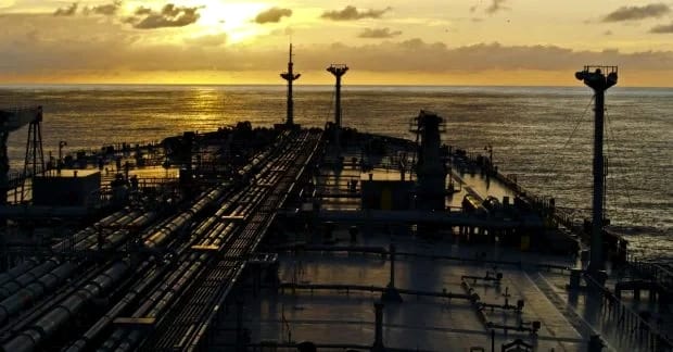 Іран почав обстрілювати судна, які проходили Ормузьку протоку, - Reuters