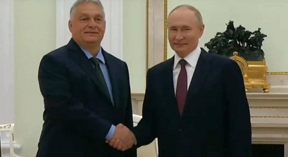Орбан заявив Путіну, що готовий стати "мишею для російського лева", – Bloomberg