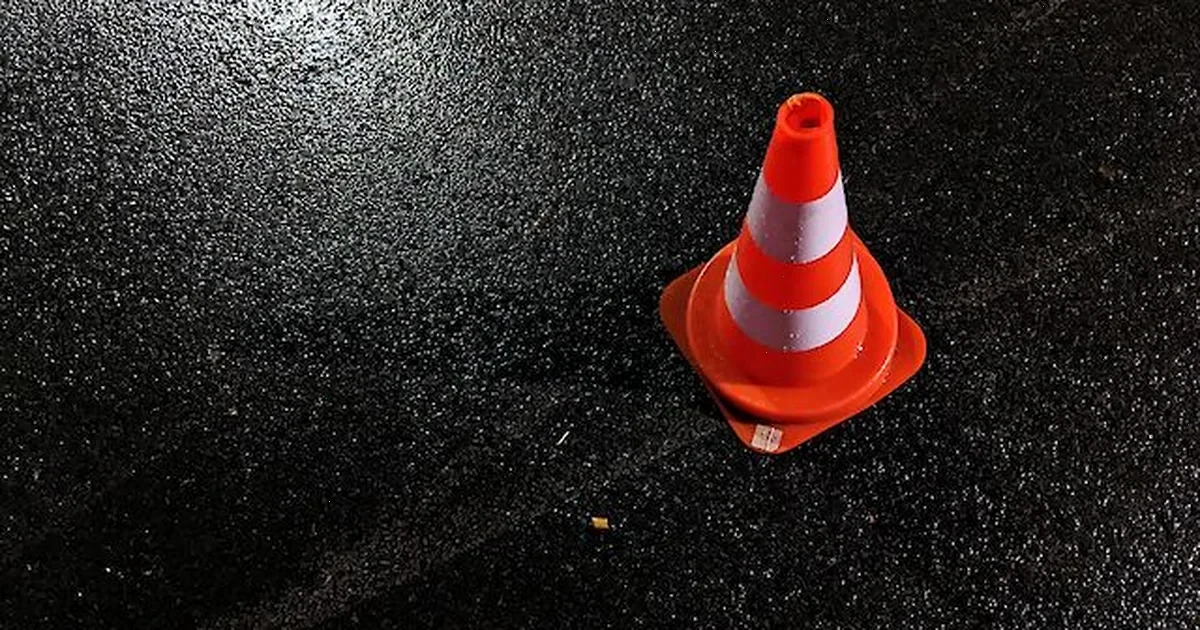 поліцейський на пішохідному переході