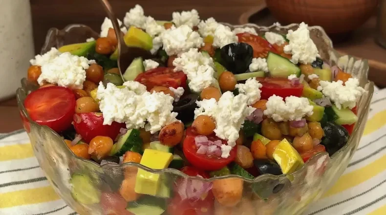 Mediterranean chickpea salad — step 6