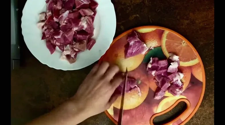 М’ясо з підливою — простий домашній рецепт