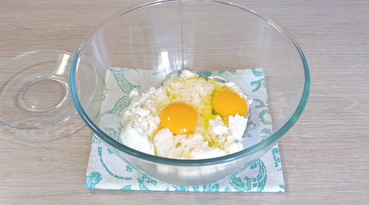оладки з кисломолочним сиром — крок 2, покроковий рецепт