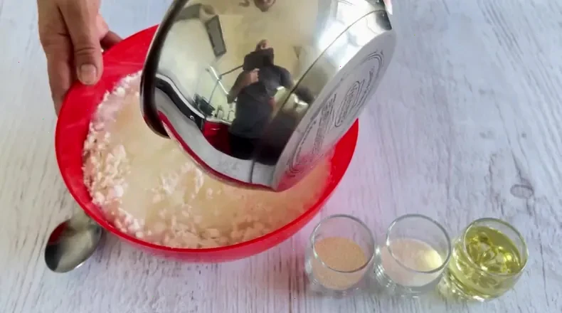 Тісто для піци — простий домашній рецепт