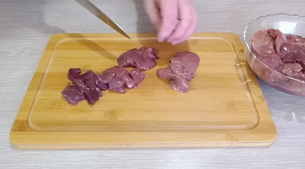 Вареники з курячою печінкою — ніжний домашній рецепт