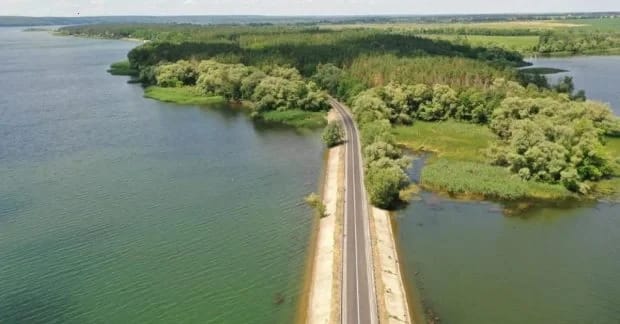 Росіяни вдарили шістьма КАБами по дамбі на Печенізькому водосховищі