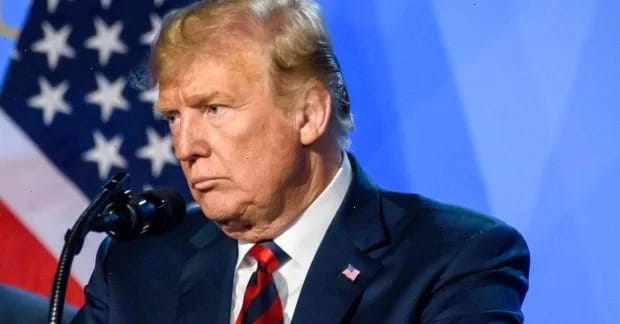 "Божевільні виродки": Трамп пригрозив Ірану "пеклом" через блокування Ормузької протоки