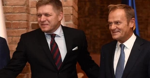 "Жодних росіян в кімнаті": Туск підколов Фіцо на саміті ЄС