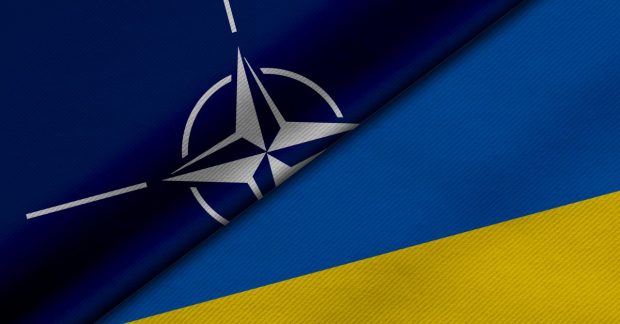 Україна побачила шанс зміцнити зв’язки з НАТО після погроз Трампа, - Politico