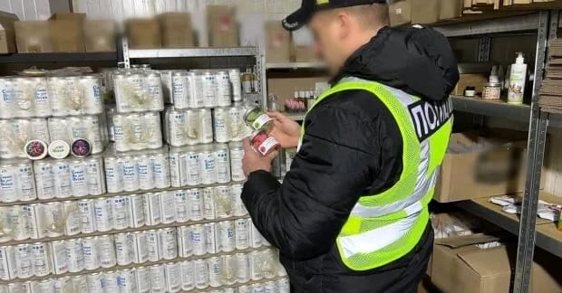 В Україні викрили банду "Хімпром", яка торгувала наркотиками через відому мережу магазинів (фото, відео)