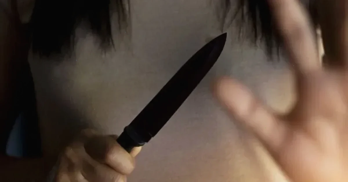 вдарила ножем 19-річного хлопця